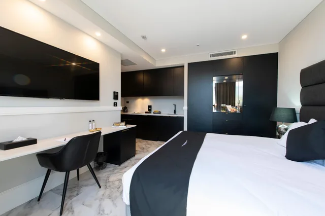 غرفة بسرير مزدوج لذوي الإعاقة، Gladius Hotels & Suites Parramatta, an Ascend Collection Hotel 2/3
