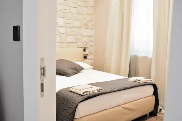 Design, Queen Bed, Olivia Rooms Eurialo 1/3