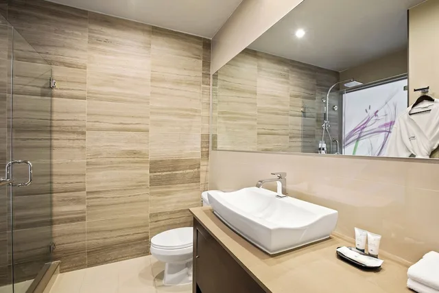 غرفة بريميوم بسريرين كوين، The Westin Panama 1/3