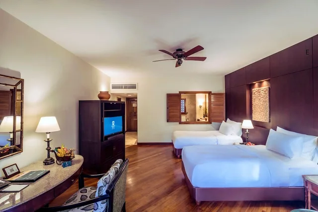 Superior, King Bed, Garden View, Furama Resort Da Nang 2/5