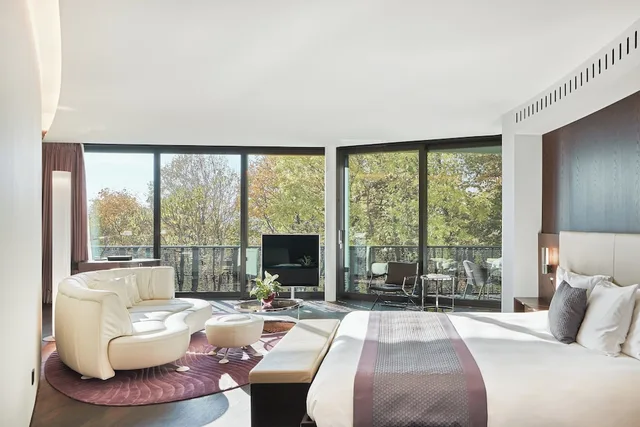Junior Suite, Superior, King Bed, Courtyard View, Partial Balcony, Jetted Tub، The Dolder Grand 3/5