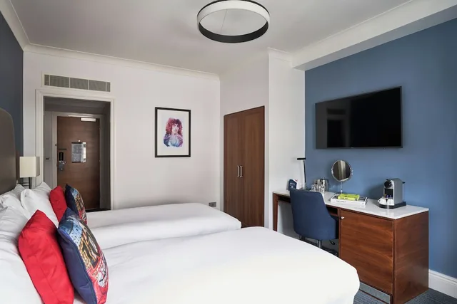 غرفة ديلوكس بسريرين منفصلين، The Cumberland, London 3/5