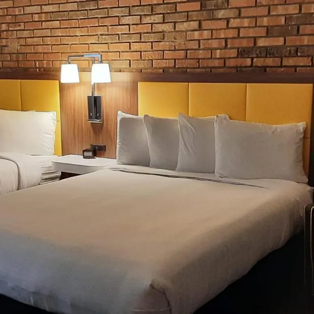 غرفة تنفيذية بسريرين كوين، Penn Lodge Hotel & Suites 4/5