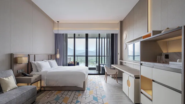 Standard, King Bed, Lake View, Holiday Inn Resort Maoshan Hot-Spring 5/10