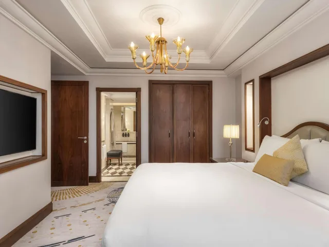 2 Bedrooms, Royal, Suite, Partial Kaaba View، فندق قصر مكة رافلز(Raffles Makkah Palace) 1/8