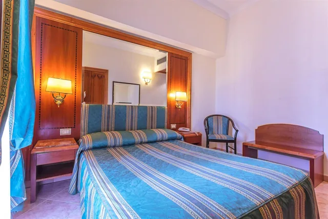 غرفة قياسية بسرير مزدوج أو سريرين منفصلين، Raeli Hotel Luce 4/10
