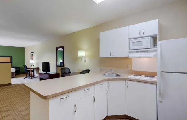 Deluxe, King Bed, Extended Stay America Pittsburgh - Carnegie 3/3