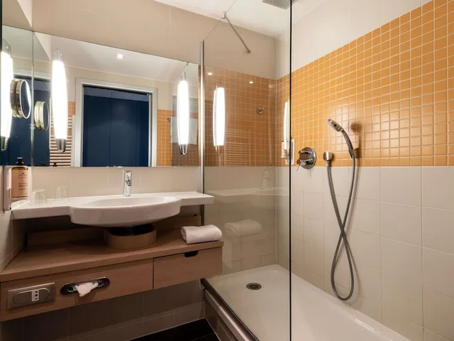 Privilege, Double Bed, Terrace, Hotel Mercure Chantilly Resort & Conventions 5/6