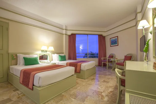 Horizon، Cholchan Pattaya Beach Resort 8/10