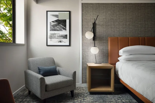 غرفة بسرير مزدوج لذوي الإعاقة، Sheraton Grand Rapids Airport Hotel 3/4