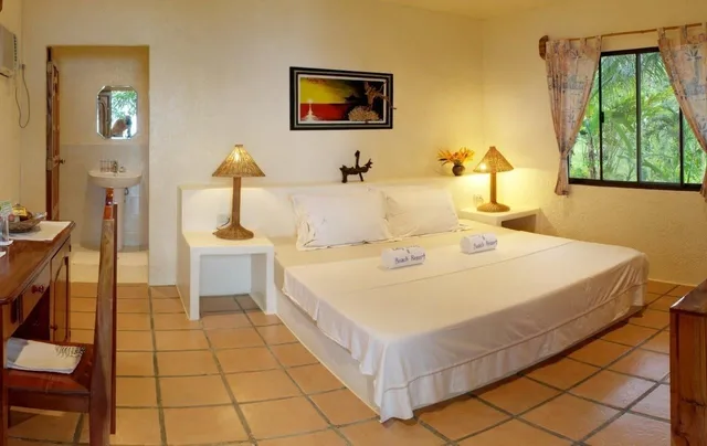 Deluxe, Bungalow, Easy Diving And Beach Resort 3/3