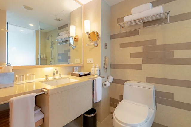غرفة قياسية بسرير كينج، HOLIDAY INN RESORT BARUNA BALI 5/9
