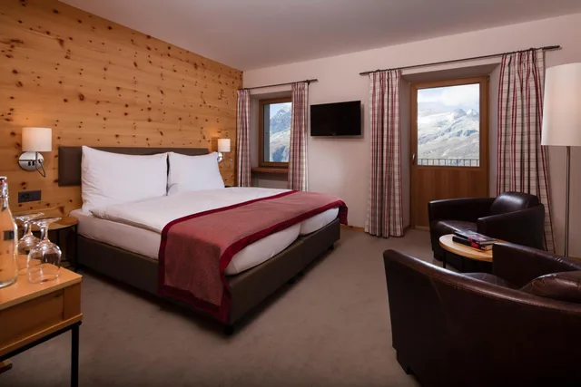 Room, Twin Beds, Partial Mountain View، Riffelhaus 1853 1/4