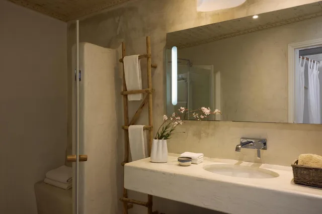 Interior, Iconic, Suite, Sea View, Plunge Pool, Jetted Tub، Iconic Santorini 3/6