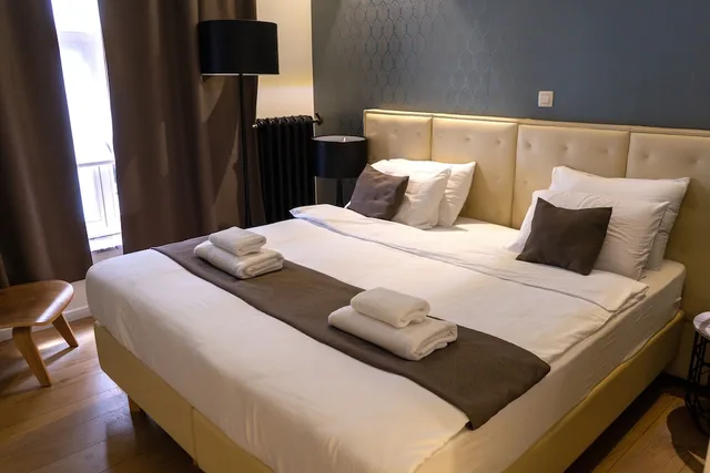 Superior, Twin Beds, Hotel Retro 1/2