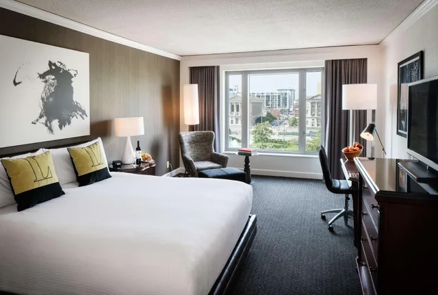 Executive, Suite, King Bed, Parkway View، The Logan Philadelphia Curio Collection by Hilton 1/2