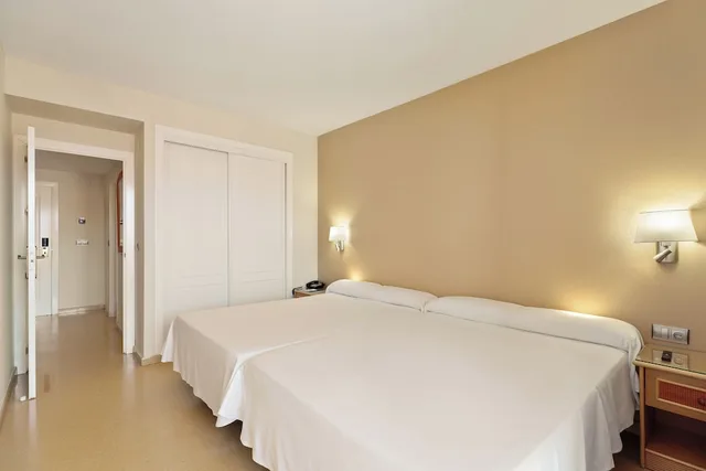 شقة بأربعة أسرّة بغرفة نوم واحدة بإطلالة جزئية على البحر، Best Roquetas Hotel 7/10