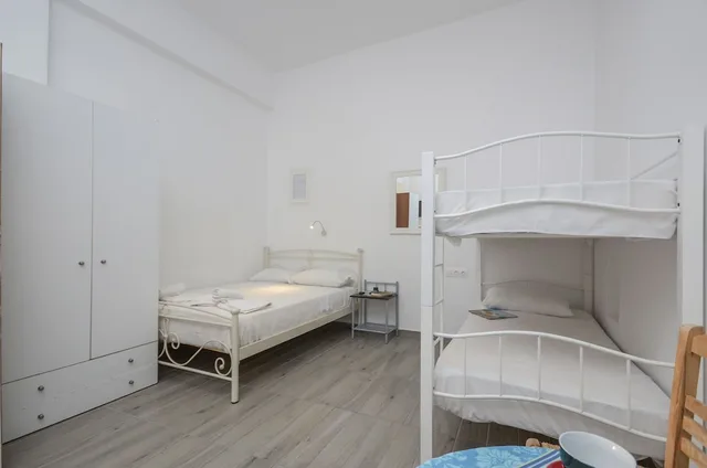 غرفة سوبيريور رباعية بسرير مزدوج وسرير بطابقين، Depis Suites & Apartments 3/4
