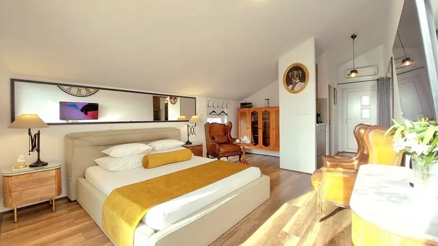 غرفة سوبيريور بسرير كوين بشرفة بإطلالة جزئية على البحر، Refresh Boutique Apartments 10/10
