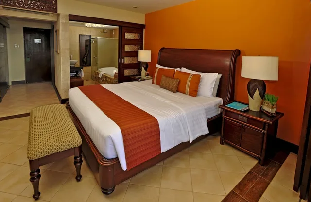 جناح جونيور بسرير مزدوج وسرير فردي بإطلالة على البحر بغرفة نوم واحدة، Costabella Tropical Beach Hotel 5/10