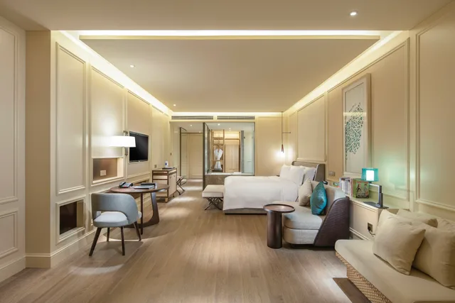 غرفة تنفيذية بسرير كينج، Hilton Dalian Golden Pebble Beach Resort 1/2