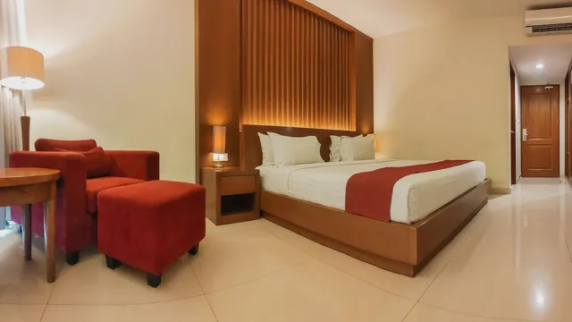 غرفة ديلوكس بسرير كينج، Seminyak Square Hotel 1/5