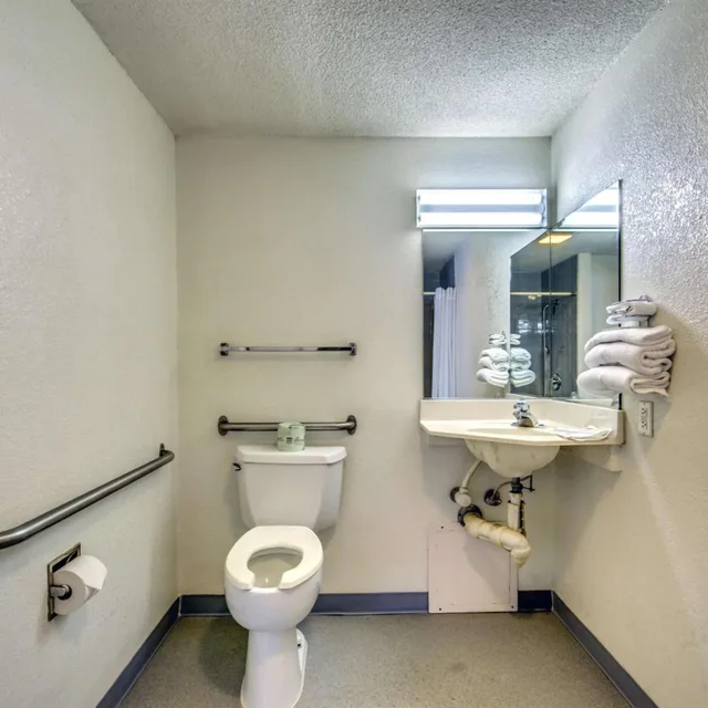 غرفة بسرير كينج لذوي الإعاقة، Motel6 Saint Joseph, MO 8/10