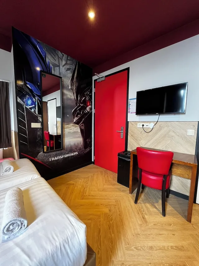Room, Quadruple, Heart of Amsterdam 2/10