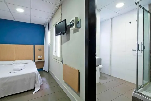 غرفة قياسية بسرير مزدوج، Hostal DingDong Putxet 9/9