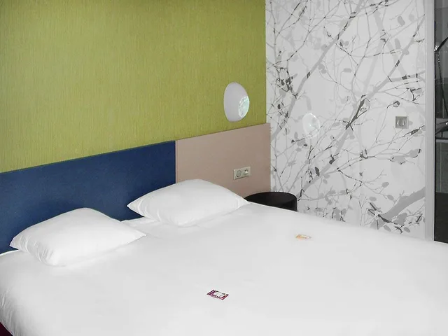 غرفة بسرير مزدوج بإطلالة، Ibis Styles Perigueux Trelissac 2/2