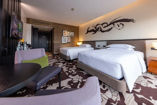 غرفة بسريرين كوين بإطلالة على المدينة، City of Dreams Nobu Hotel Manila 1/1