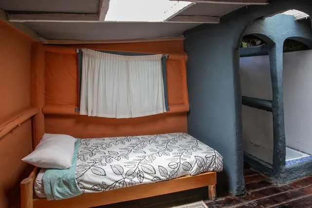 كابينة بسرير مزدوج وسرير فردي بحمام خاص، Punda Milias Camp Nakuru 5/7