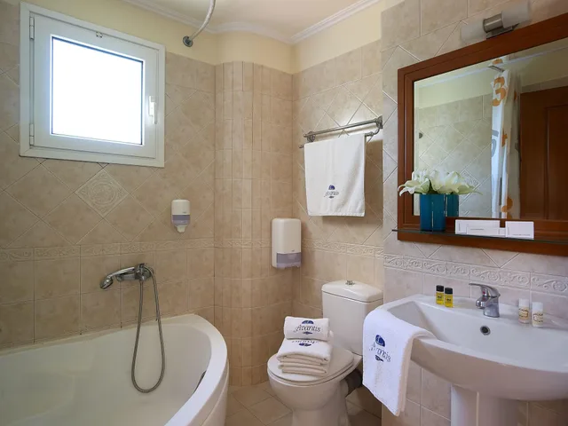 2 Bedrooms, Executive, Suite, Pool and Sea View، Avantis Suites Hotel 2/2