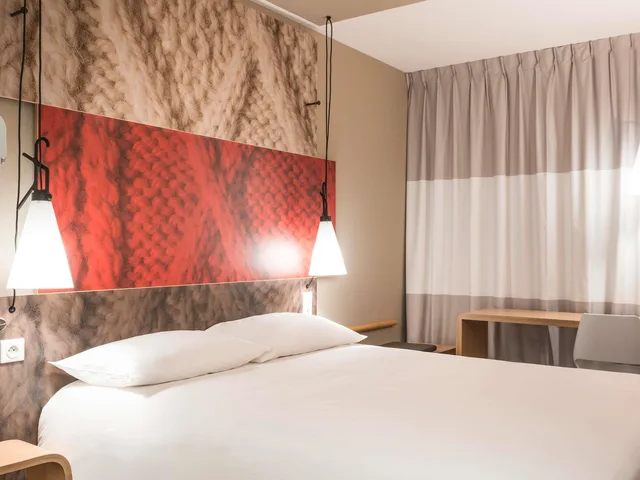 غرفة بسرير مزدوج لذوي الإعاقة، Ibis Swansea 1/5