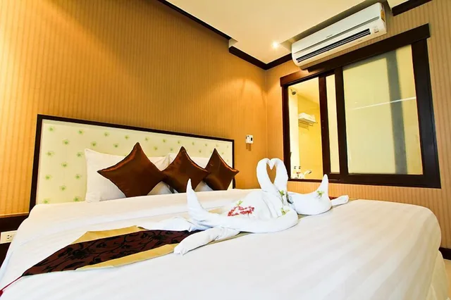 جناح سوبيريور بسرير كينج بإطلالة على البحر، Racha Kiri Resort and Spa 2/9
