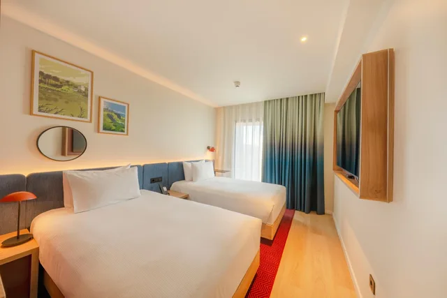غرفة بسريرين منفصلين، Hampton by Hilton Alicante Airport 2/5