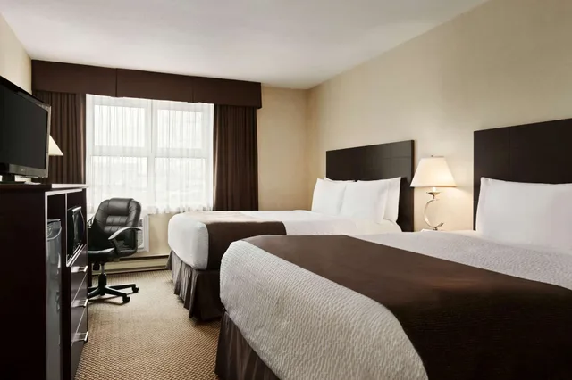 غرفة قياسية بسريرين كوين، Days Inn By Wyndham Trois-Rivieres 1/3