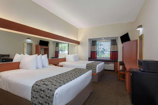 غرفة رباعية بسريرين كوين، Microtel Inn & Suites By Wyndham Lady Lake/The Villages 2/5