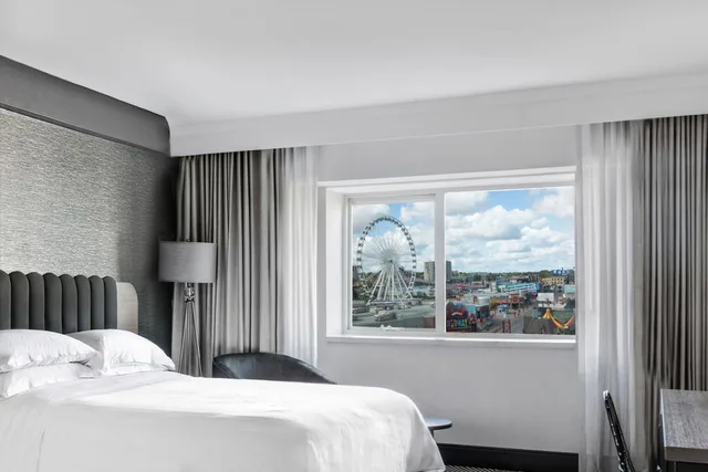 Room, King Bed, City View, Sheraton Fallsview Hotel 4/7
