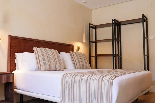 غرفة بسرير مزدوج وسريرين منفصلين بشرفة، Del Mar Hotel And Spa 3/5