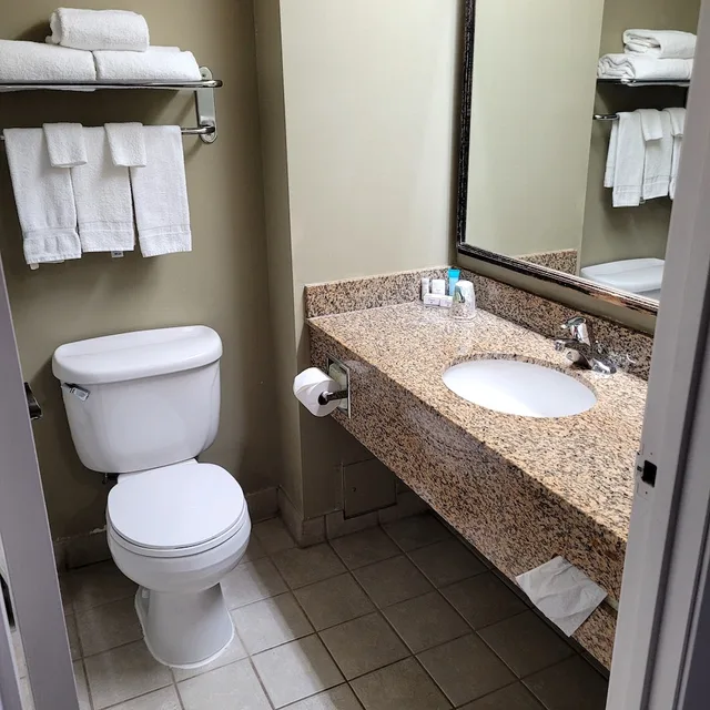 غرفة بسرير كوين، Days Inn By Wyndham Orillia 5/5
