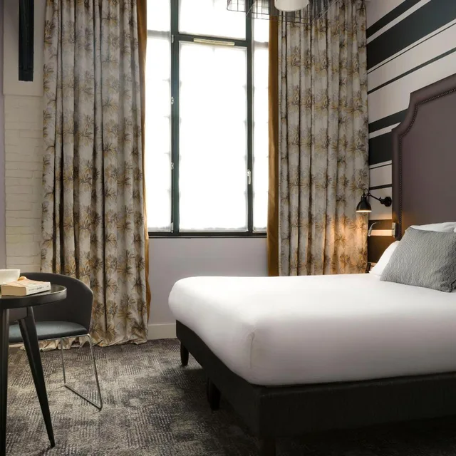 غرفة سوبيريور بسرير كينج، Hotel Fabric 3/5