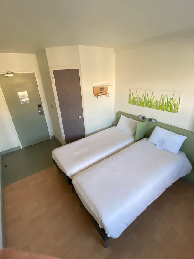 غرفة قياسية بسريرين منفصلين، Ibis Budget Caen Gare 1/3
