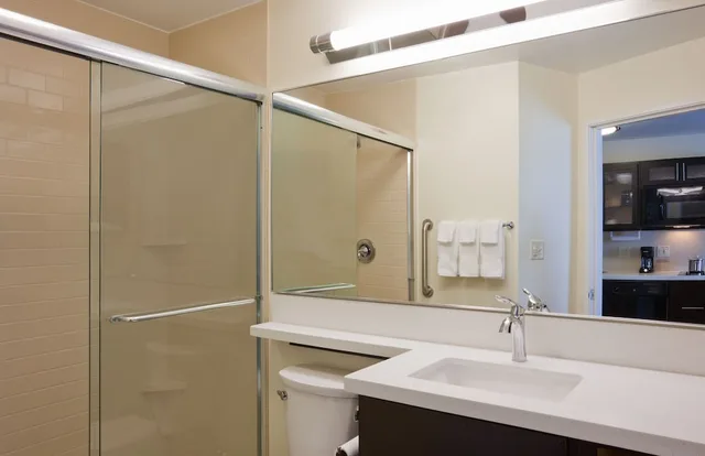 جناح بسرير كينج بغرفة نوم واحدة لذوي الإعاقة، Candlewood Suites Bemidji Paul Bunyan 2/2