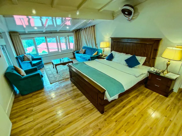 غرفة تنفيذية بسرير كوين وسرير فردي، Lockwood Hotel Murree 1/1