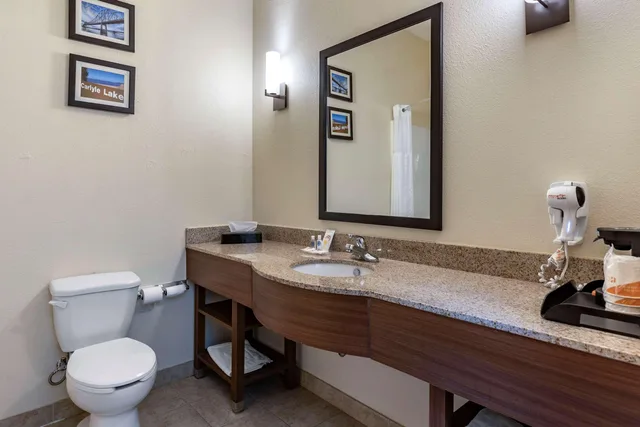 غرفة بسرير كينج، Comfort Inn & Suites Greenville I-70 6/6