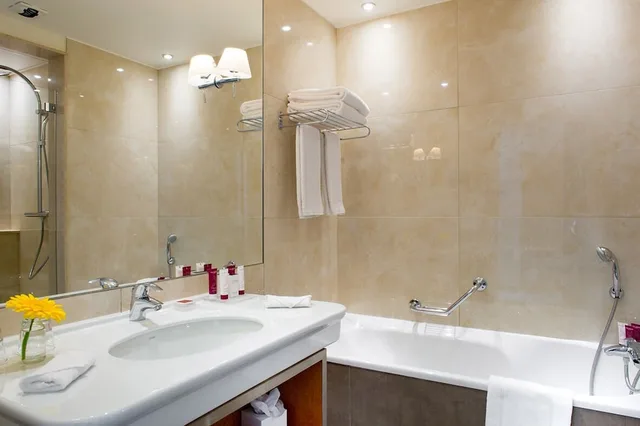 Lake, Deluxe, Double Bed, Terrace, Impérial Palace 2/2