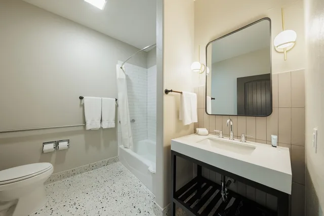 غرفة قياسية بسرير كينج، Blanco River Hotel Ex Blanco Luxury Inn Suites 4/5