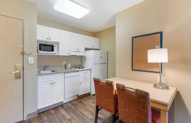 استوديو ديلوكس بسرير كينج مع أريكة، Esd Extended Stay Deluxe Lake Buena Vista 8/8