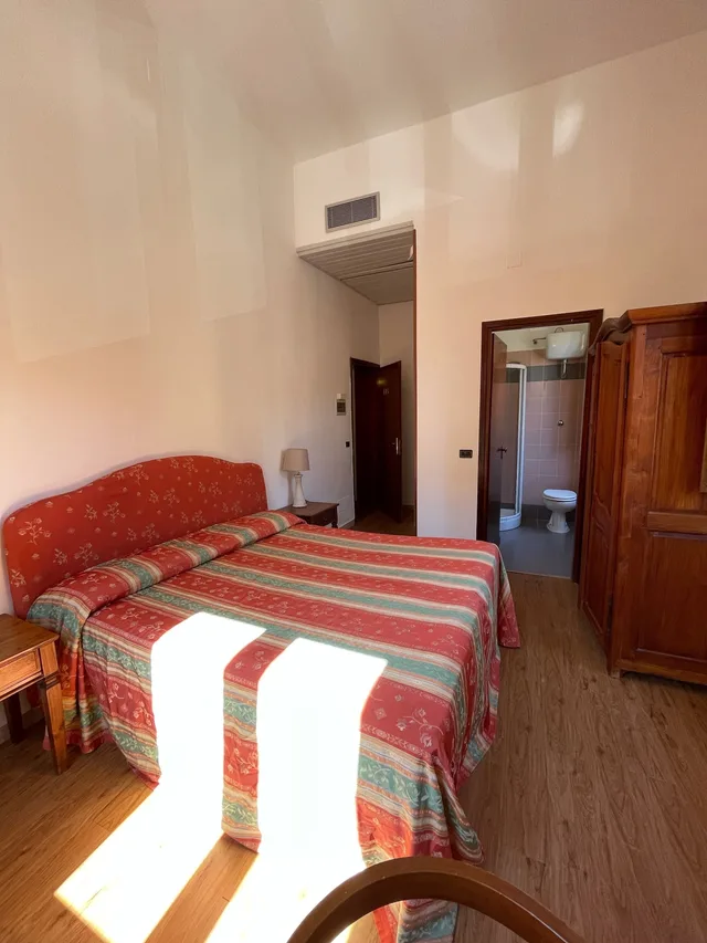 غرفة قياسية بسرير كوين، Hotel Verdi 9/10